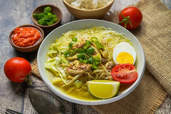 Soto Ayam Lamongan Yang Segar Dan Praktis