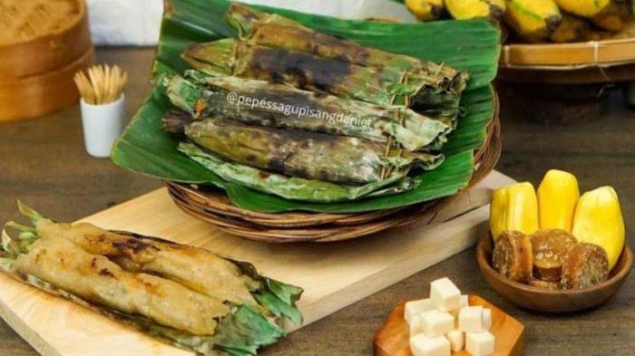 Cemilan Khas Bogor Pepes Sagu Pisang