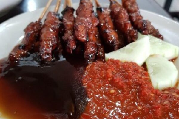 Sate Plecing Makanan Khas Bali