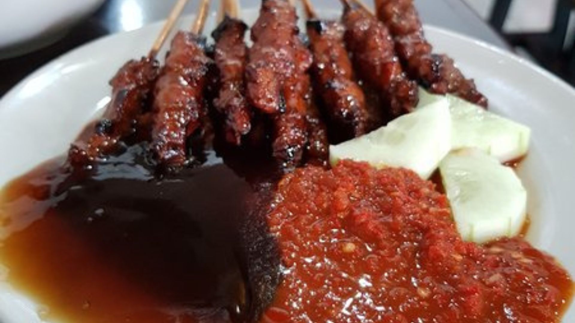 Sate Plecing Makanan Khas Bali