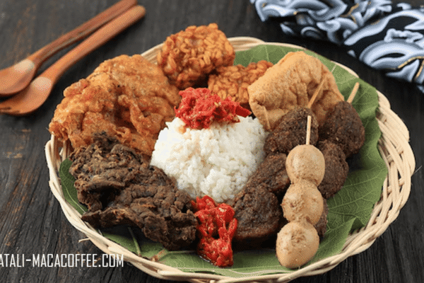 Nasi Jamblang: Warisan Rasa dan Tradisi dari Cirebon tongkatali-macacoffee.com 5